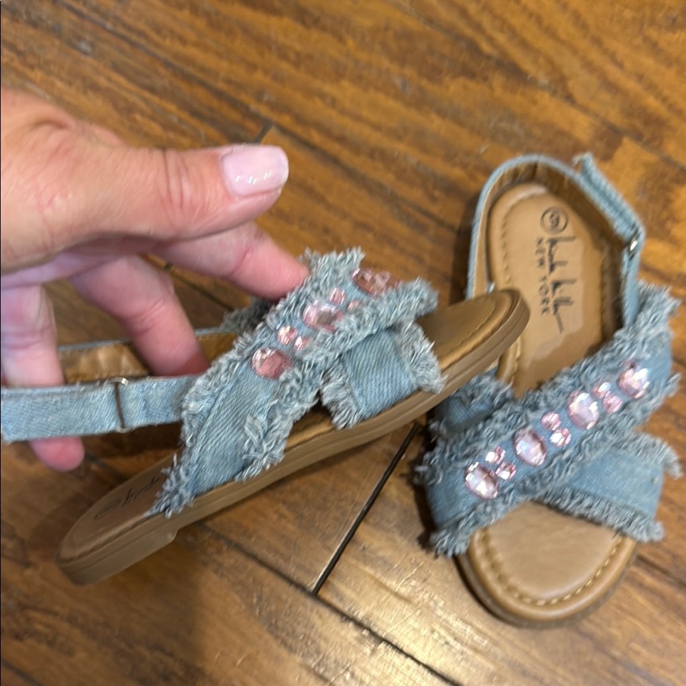 Mini Melissa, Lelli Kelly, Nicole Miller & Carter’s kids shoes - Picture 3 of 16